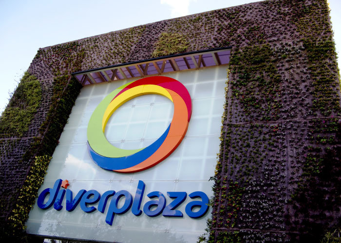 Diver Plaza